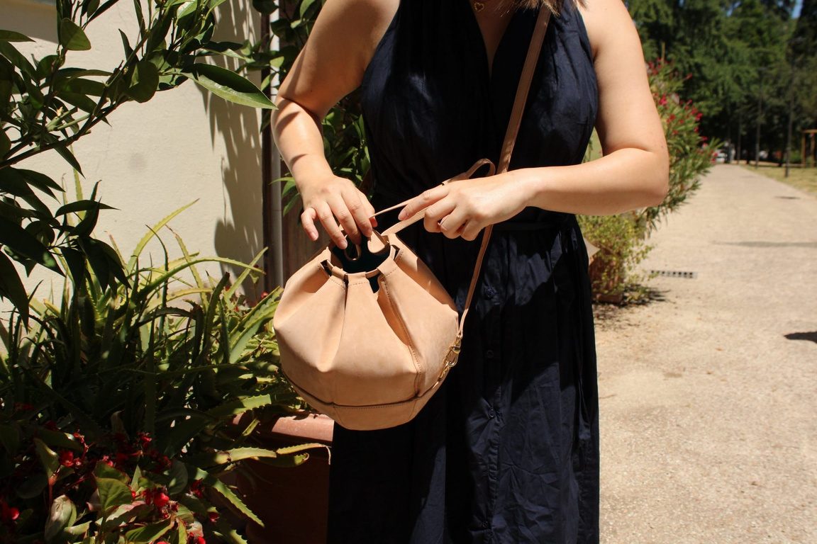 Detail of the Sunday bag's drawstring closure